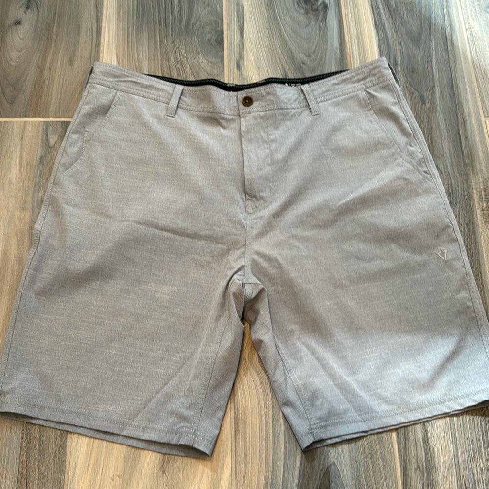 Vissla men’s hybrid shorts
